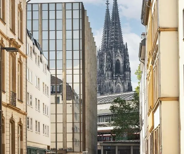 Park Avenue I Domsuite I Hbf I Netflix I Wlan * Köln